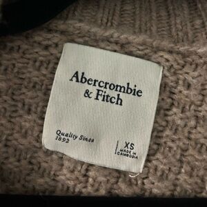 Abercrombie & Fitch Beige Knit Sweater
